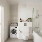 Golden - Stylish & Sunny - Pereca Residence, Center Apartmán