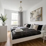 Golden - Stylish & Sunny - Pereca Residence, Center Apartmán Varšava