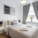 Golden - Stylish & Sunny - Pereca Residence, Center