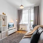 Apartmán Golden - Stylish & Sunny - Pereca Residence, Center *