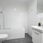 Golden - Stylish & Sunny - Pereca Residence, Center 公寓 *