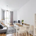 Golden - Stylish & Sunny - Pereca Residence, Center