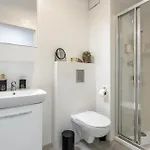 Golden - Stylish & Sunny - Pereca Residence, Center 公寓