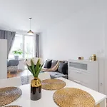 Golden - Stylish & Sunny - Pereca Residence, Center 公寓 *