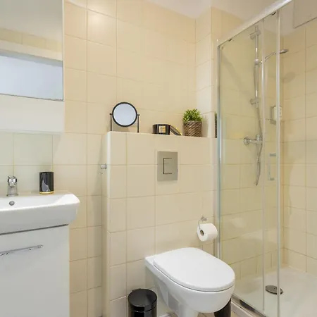 Golden - Stylish & Sunny - Pereca Residence, Center Apartman *