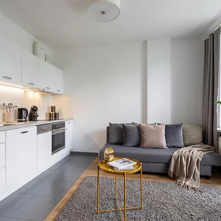 Golden - Stylish & Sunny - Pereca Residence, Center