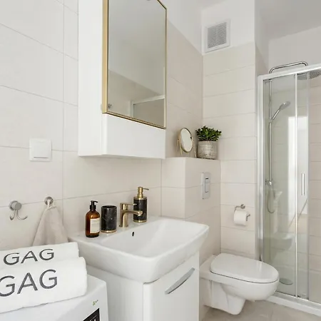 Apartman Golden - Stylish & Sunny - Pereca Residence, Center Varsó