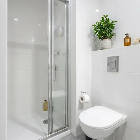 Golden - Stylish & Sunny - Pereca Residence, Center *