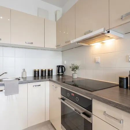Golden - Stylish & Sunny - Pereca Residence, Center Varsó