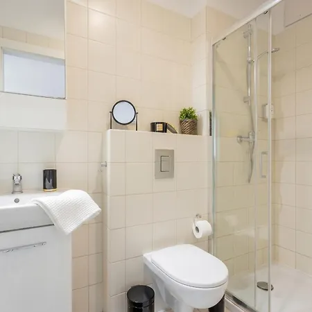 Apartman Golden - Stylish & Sunny - Pereca Residence, Center Varsó