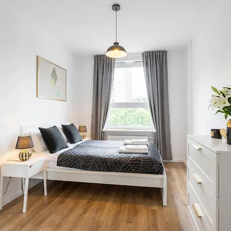 Golden - Stylish & Sunny - Pereca Residence, Center *