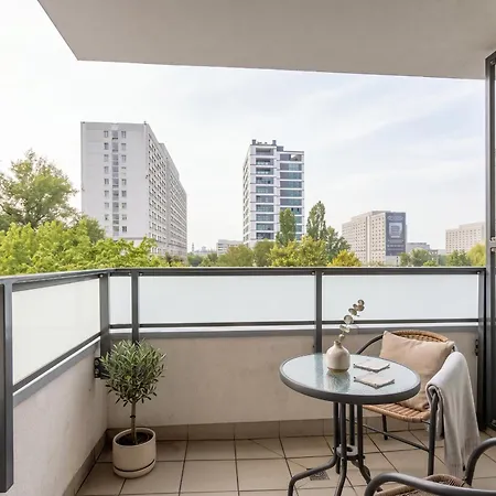 Apartman Golden - Stylish & Sunny - Pereca Residence, Center *