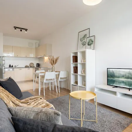 Golden - Stylish & Sunny - Pereca Residence, Center Apartman