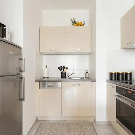 Apartman Golden - Stylish & Sunny - Pereca Residence, Center Varsó