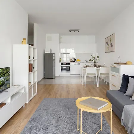 Golden - Stylish & Sunny - Pereca Residence, Center Apartman Varsó