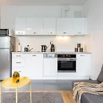 Golden - Stylish & Sunny - Pereca Residence, Center Appartamento