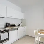Golden - Stylish & Sunny - Pereca Residence, Center