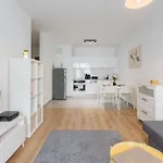 Golden - Stylish & Sunny - Pereca Residence, Center