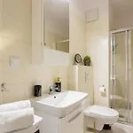 Golden - Stylish & Sunny - Pereca Residence, Center