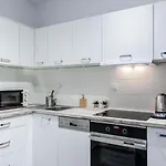 شقة Golden - Stylish & Sunny - Pereca Residence, Center *