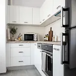 شقة Golden - Stylish & Sunny - Pereca Residence, Center