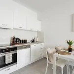Apartament Golden - Stylish & Sunny - Pereca Residence, Center
