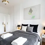 Apartament Golden - Stylish & Sunny - Pereca Residence, Center