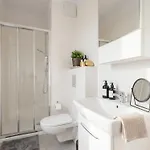 Golden - Stylish & Sunny - Pereca Residence, Center Daire