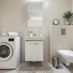 Golden - Stylish & Sunny - Pereca Residence, Center *