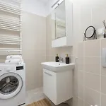 Golden - Stylish & Sunny - Pereca Residence, Center Daire Varşova