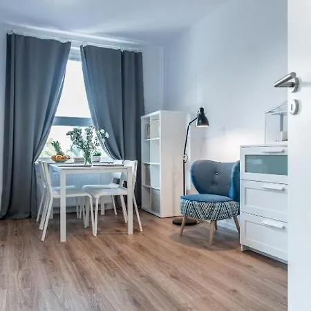 Apartmán Golden - Stylish & Sunny - Pereca Residence, Center Varšava