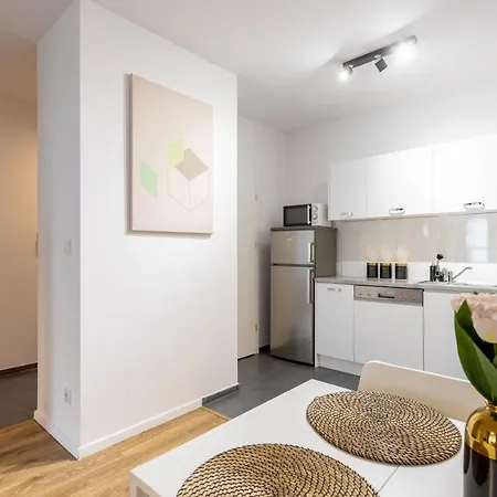 Golden - Stylish & Sunny - Pereca Residence, Center * ורשה