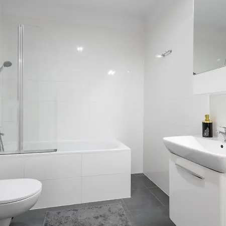 Golden - Stylish & Sunny - Pereca Residence, Center Apartmán *