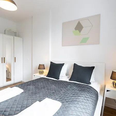 Golden - Stylish & Sunny - Pereca Residence, Center *