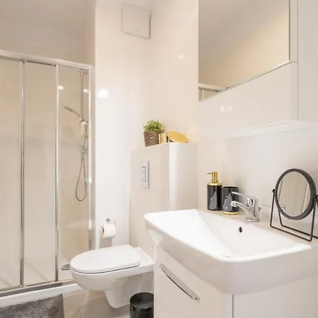 Apartmán Golden - Stylish & Sunny - Pereca Residence, Center