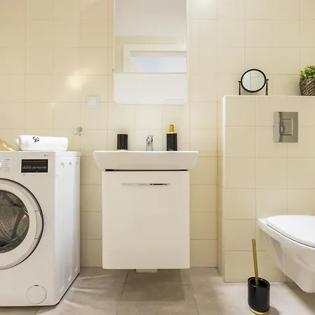 Golden - Stylish & Sunny - Pereca Residence, Center * ורשה