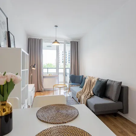 Golden - Stylish & Sunny - Pereca Residence, Center