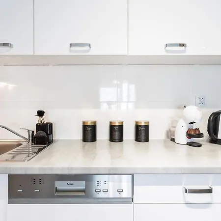 Golden - Stylish & Sunny - Pereca Residence, Center *