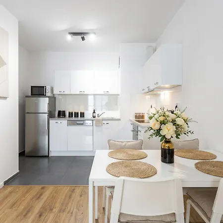 شقة Golden - Stylish & Sunny - Pereca Residence, Center وارسو
