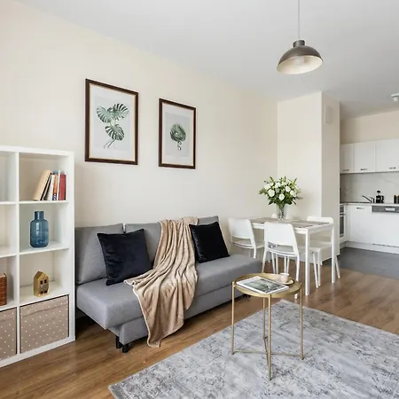 Golden - Stylish & Sunny - Pereca Residence, Center
