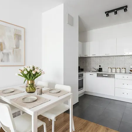 Golden - Stylish & Sunny - Pereca Residence, Center وارسو