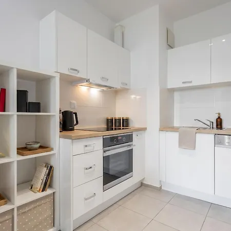Golden - Stylish & Sunny - Pereca Residence, Center شقة وارسو