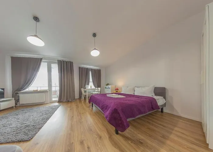 Golden - Stylish & Sunny - Pereca Residence, Center *