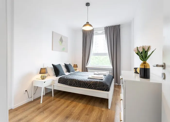 Golden - Stylish & Sunny - Pereca Residence, Center *