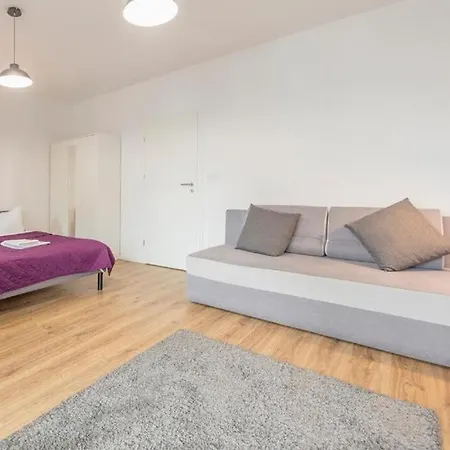 Apartment Golden - Big And Bright Stylish - Center - Pereca