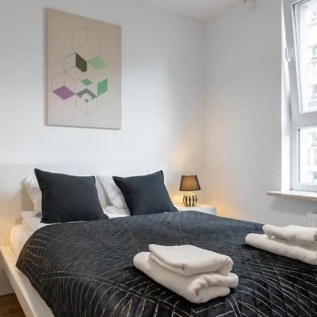 Apartment Golden - Big And Bright Stylish - Center - Pereca