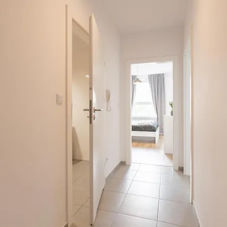 Golden - Big And Bright Stylish - Center - Pereca Apartment