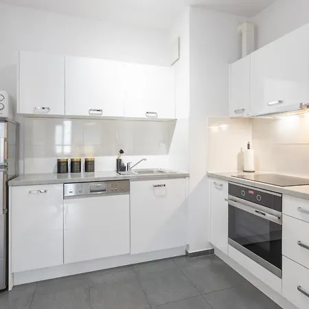 Apartment Golden - Big And Bright Stylish - Center - Pereca