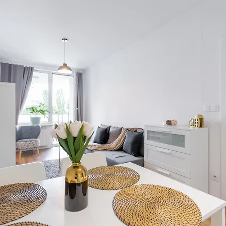 Golden - Big And Bright Stylish - Center - Pereca Apartment *